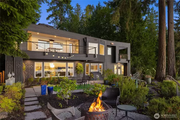 12145 Arrow Point LOOP NE, Bainbridge Island, WA 98110