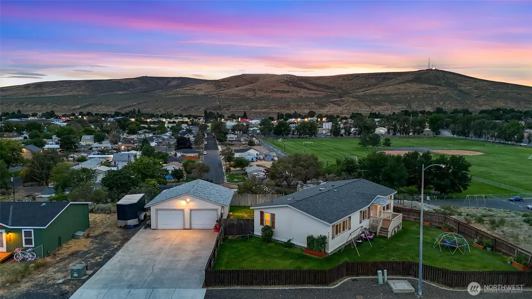 403 Hilltop DR, Ephrata, WA 98823