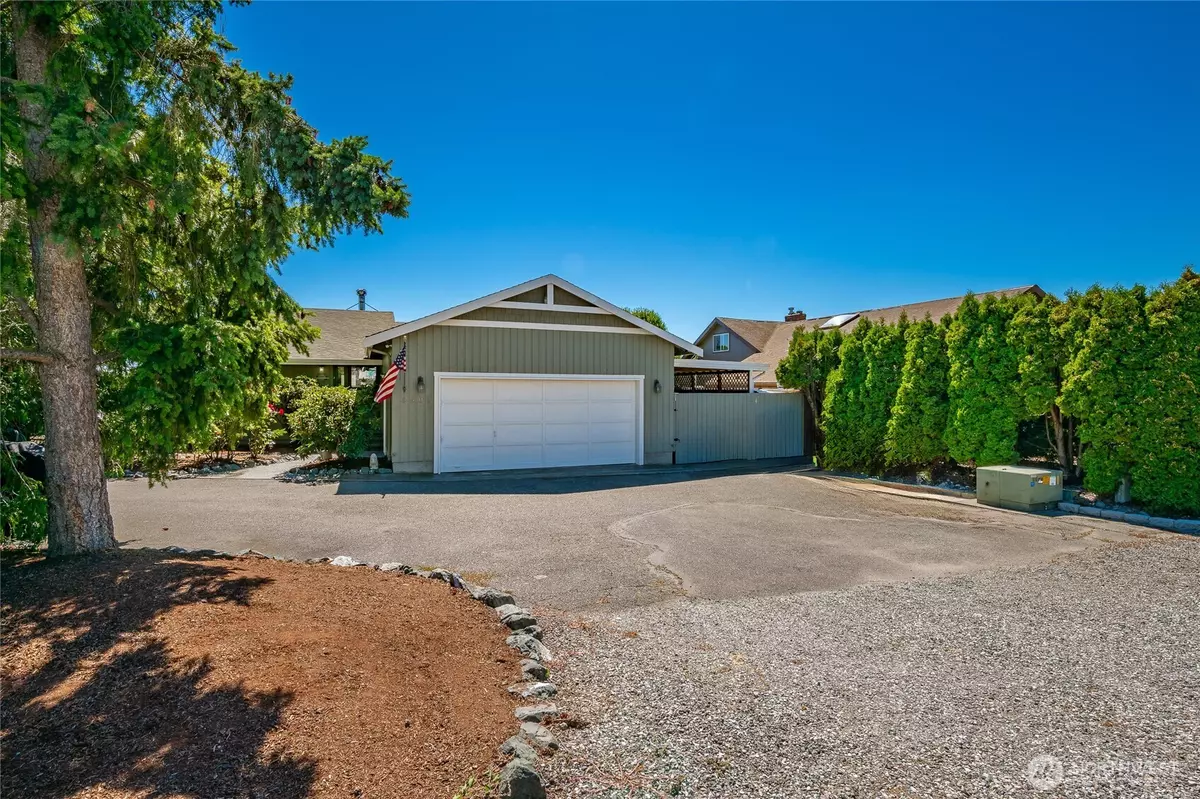 Blaine, WA 98230,5507 Salish RD