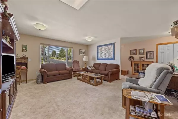 Prosser, WA 99350,157209 W North River RD