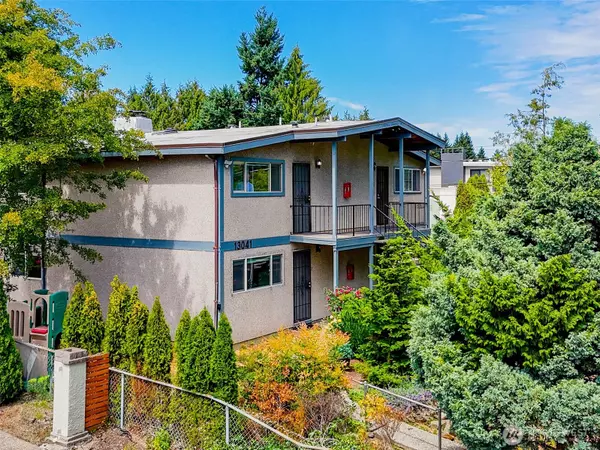 13041 12th AVE SW,  Burien,  WA 98146