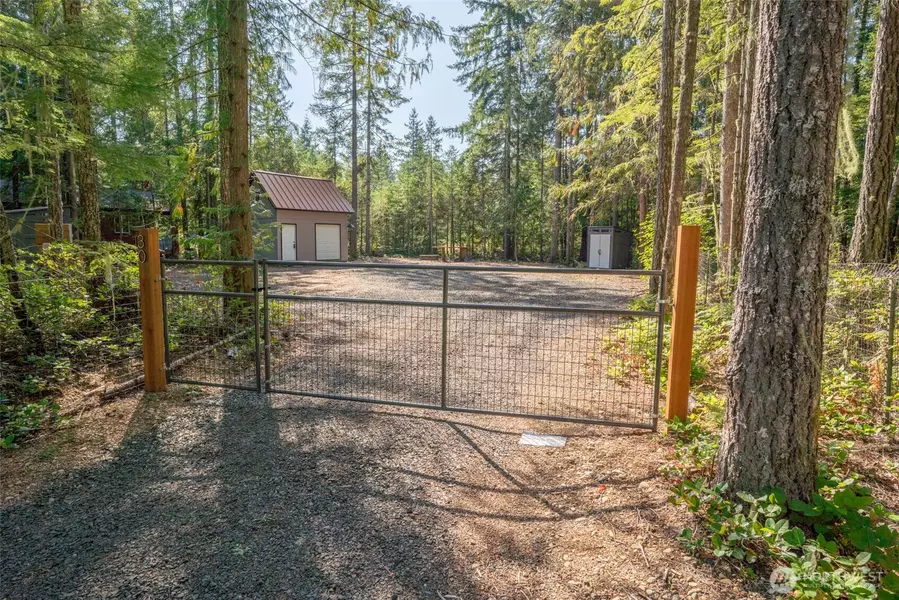 30 N Wigeon PL S, Hoodsport, WA 98548