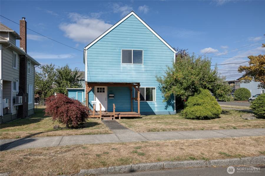 621 M ST, Hoquiam, WA 98550