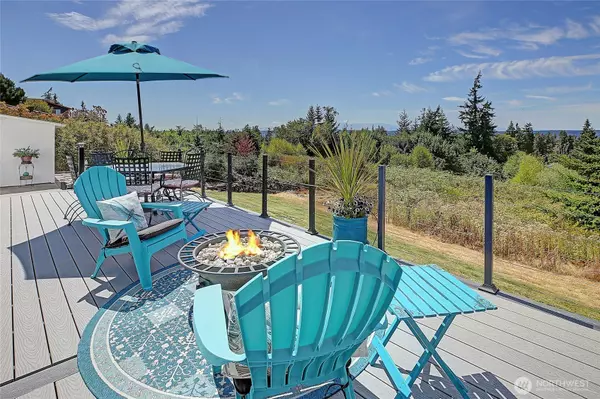 998 Circle DR, Camano Island, WA 98282