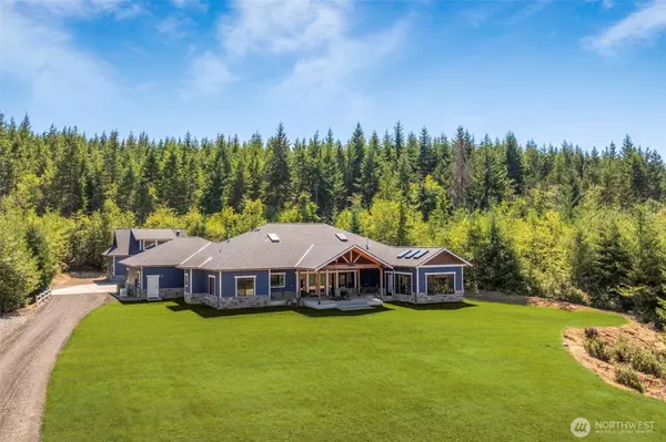 11753 NW Pioneer RD, Seabeck, WA 98380