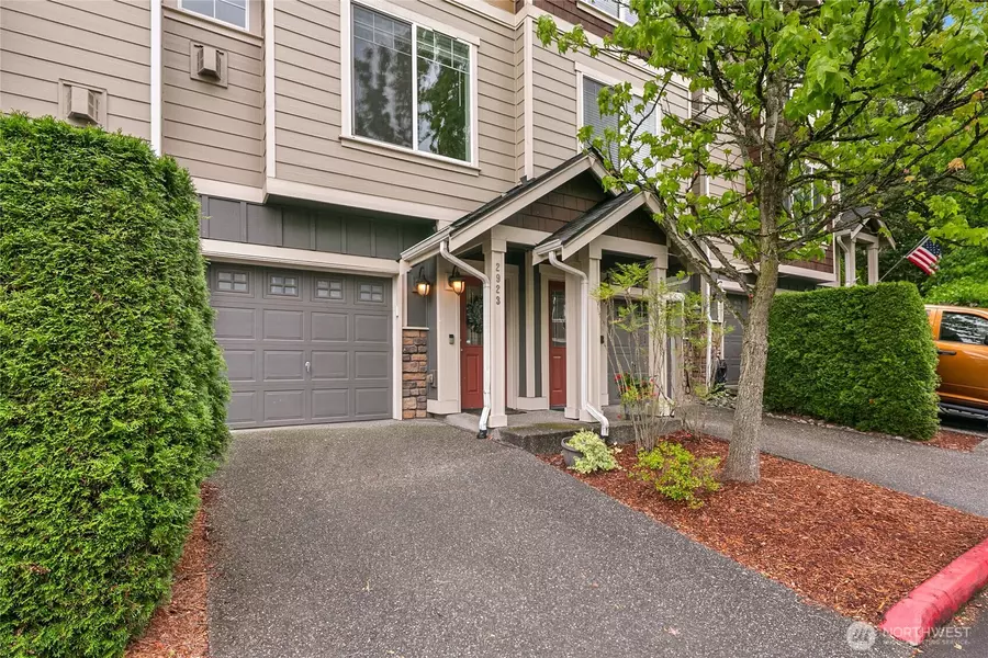 2923 Belmonte LN, Everett, WA 98201