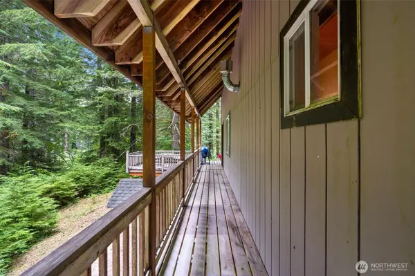 Cougar, WA 98616,801 Marble Mountain RD