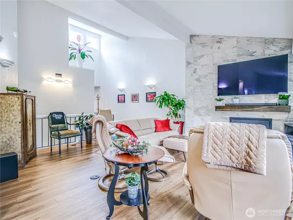 Mill Creek, WA 98012,15000 Village Green DR #4