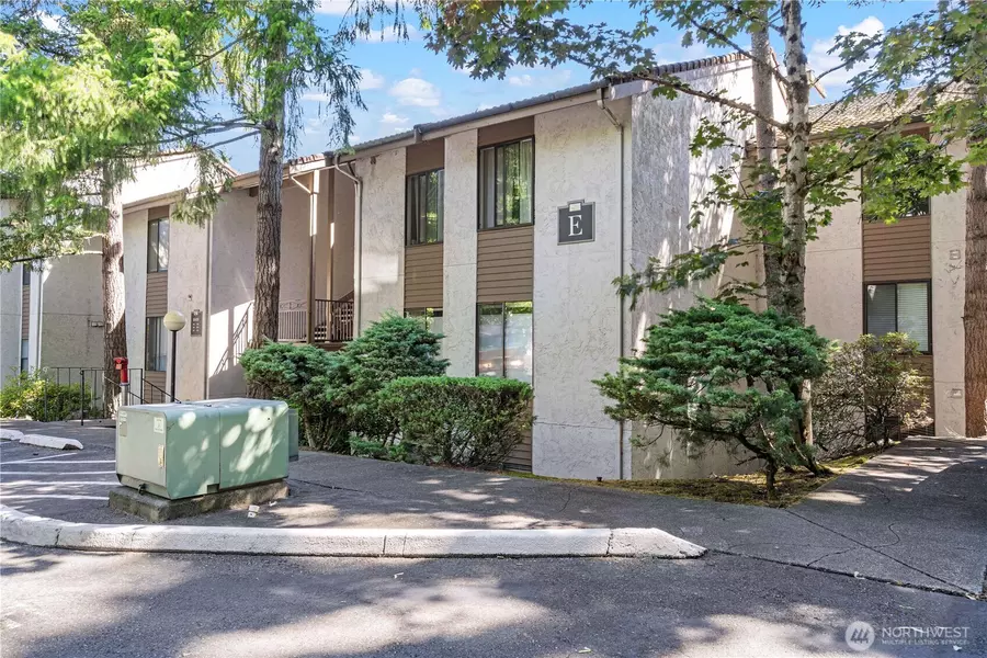 10423 NE 32nd PL #E306, Bellevue, WA 98004