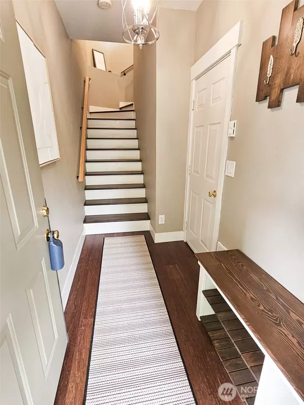 Issaquah, WA 98027,2272 Newport WAY NW #1-4