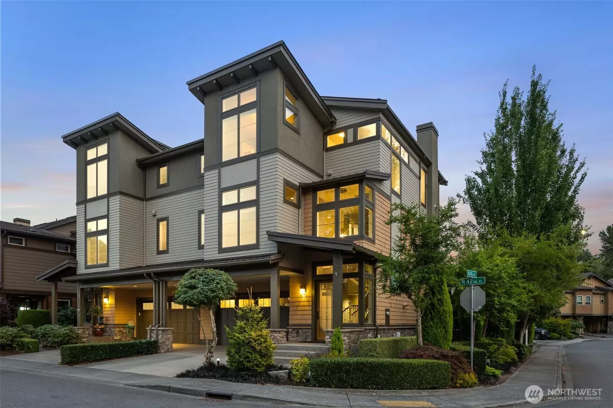 Renton, WA 98056,1211 N 42nd PL