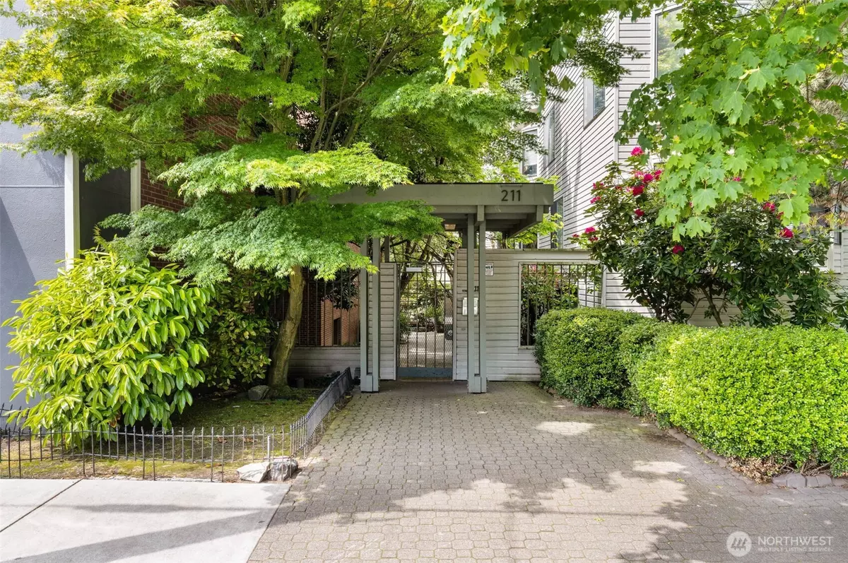 Seattle, WA 98102,211 Summit AVE E #S218