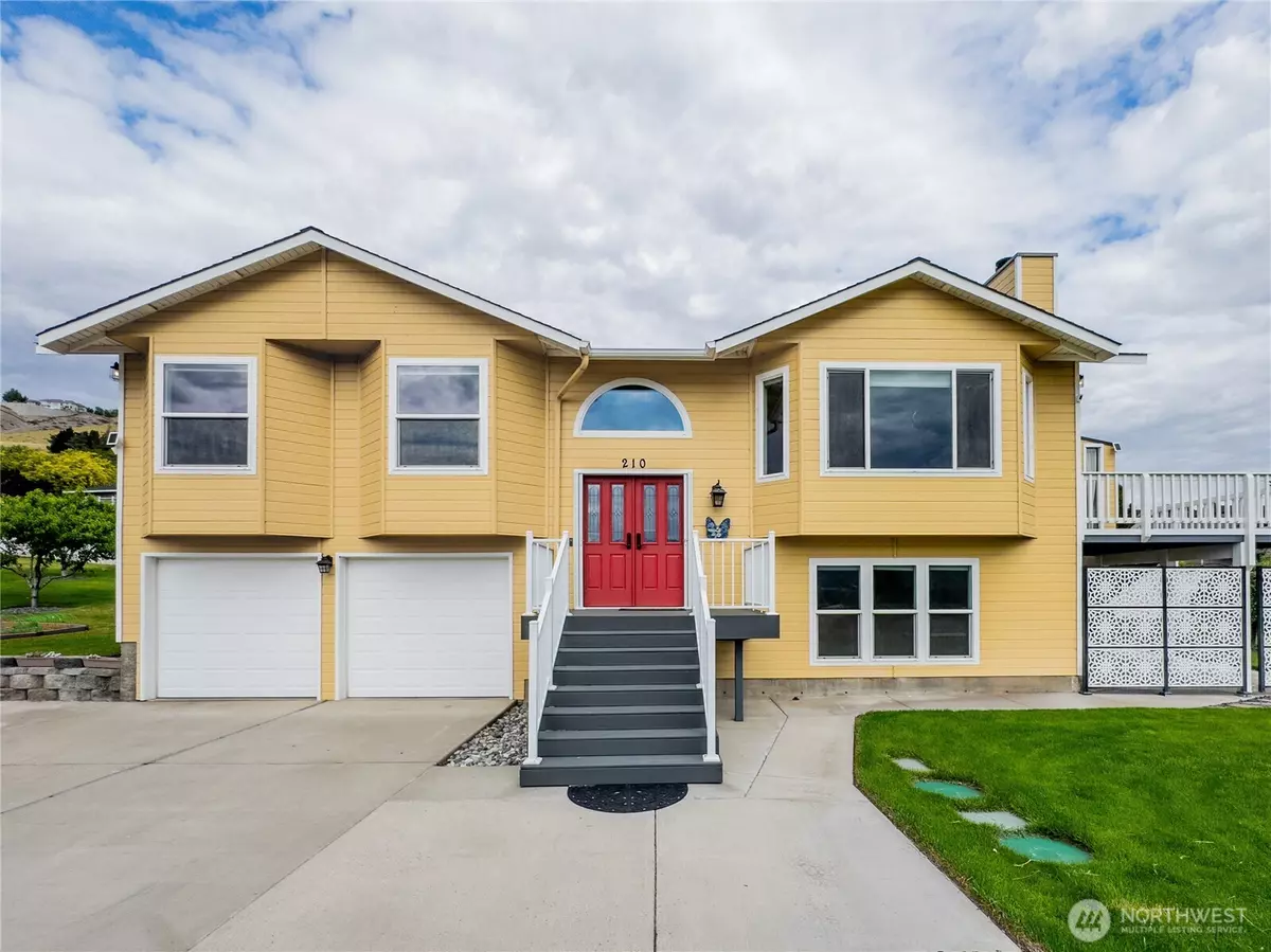 East Wenatchee, WA 98802,210 25th ST NE