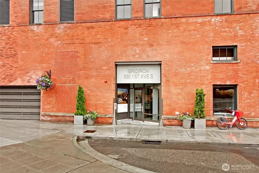 590 1st AVE #601, Seattle, WA 98104