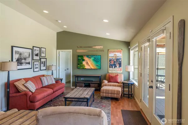 Manson, WA 98831,165 Coral ST