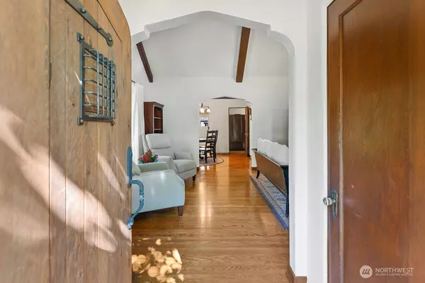 Seattle, WA 98136,8430 Fauntleroy WAY SW