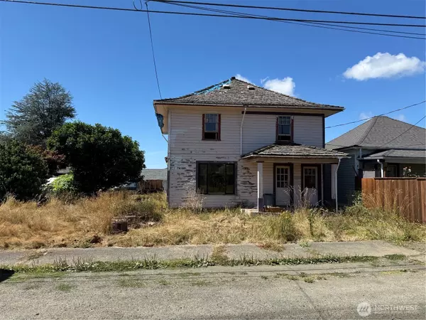 222 12th ST, Raymond, WA 98577