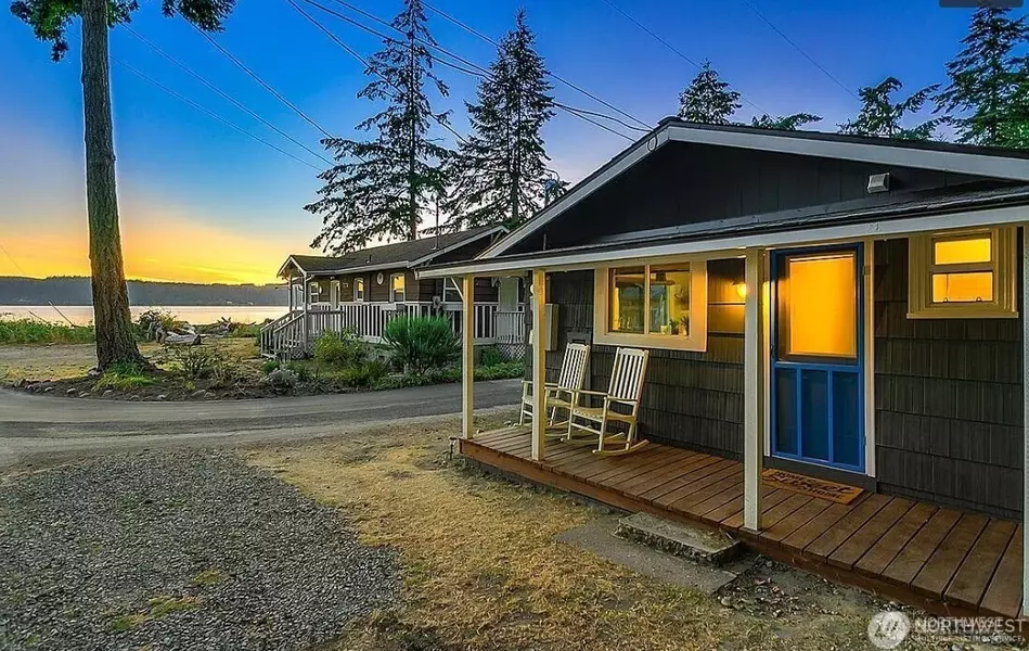 552 Sundin DR, Camano Island, WA 98282