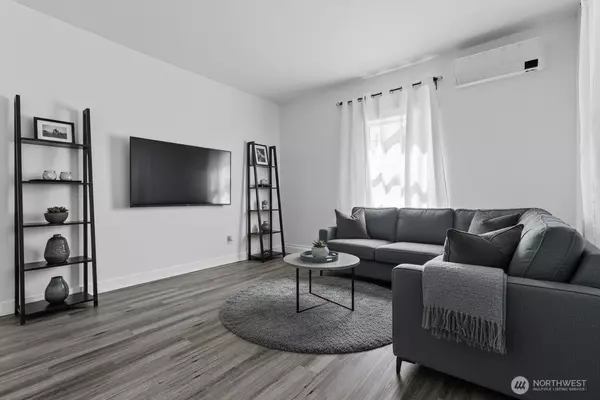 Tacoma, WA 98408,5424 S J ST