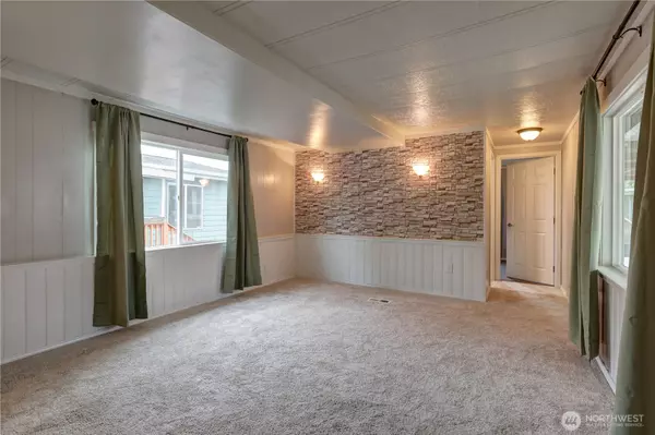 Carnation, WA 98014,32501 NE 50th ST #6