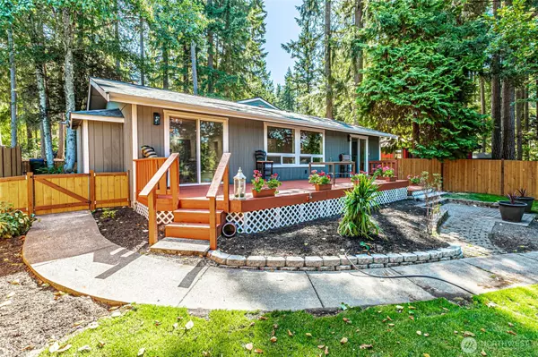 Olympia, WA 98513,7840 Warbler CT SE