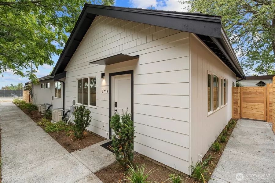 7711 34th AVE SW #B, Seattle, WA 98126