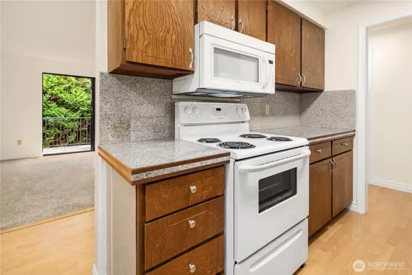 Kirkland, WA 98033,11206 NE 68th ST #224
