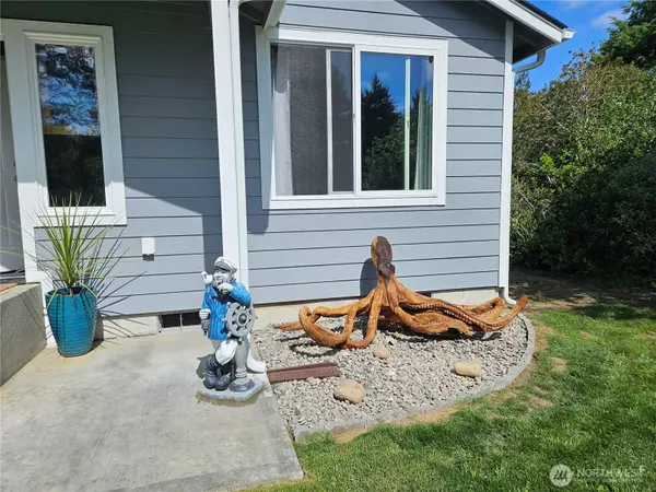 Ocean Shores, WA 98569,1045 Tonquin AVE SW