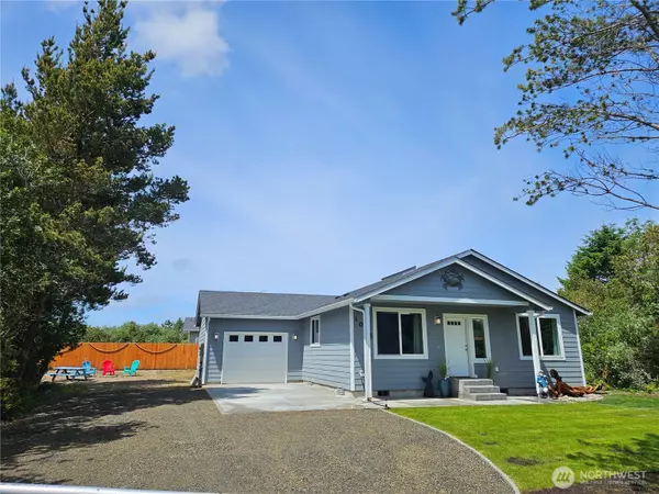 Ocean Shores, WA 98569,1045 Tonquin AVE SW
