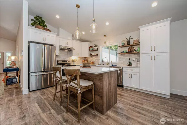 Ocean Shores, WA 98569,360 Lake View LOOP NE