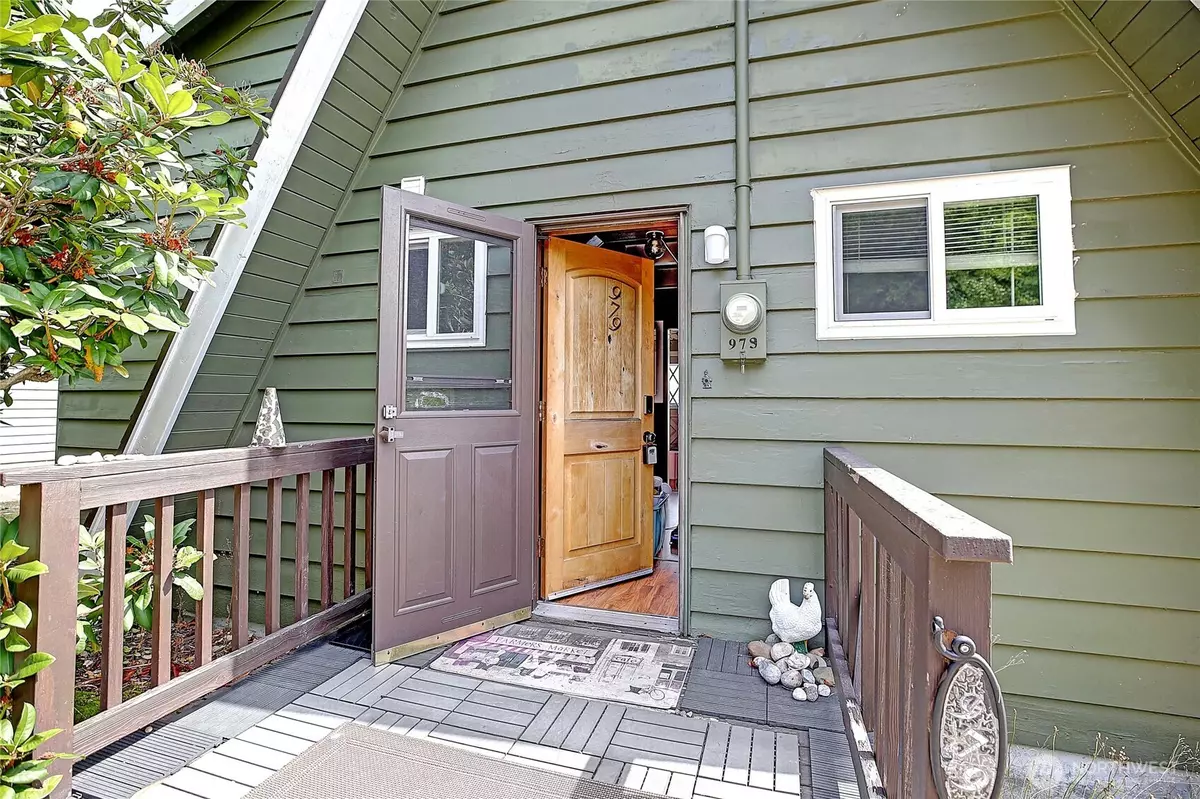 Camano Island, WA 98282,979 Cavalero RD