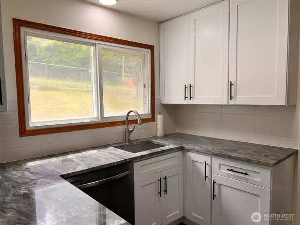 Des Moines, WA 98198,26224 14th PL S