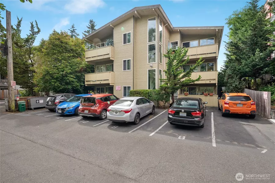 12348 33rd AVE NE, Seattle, WA 98125