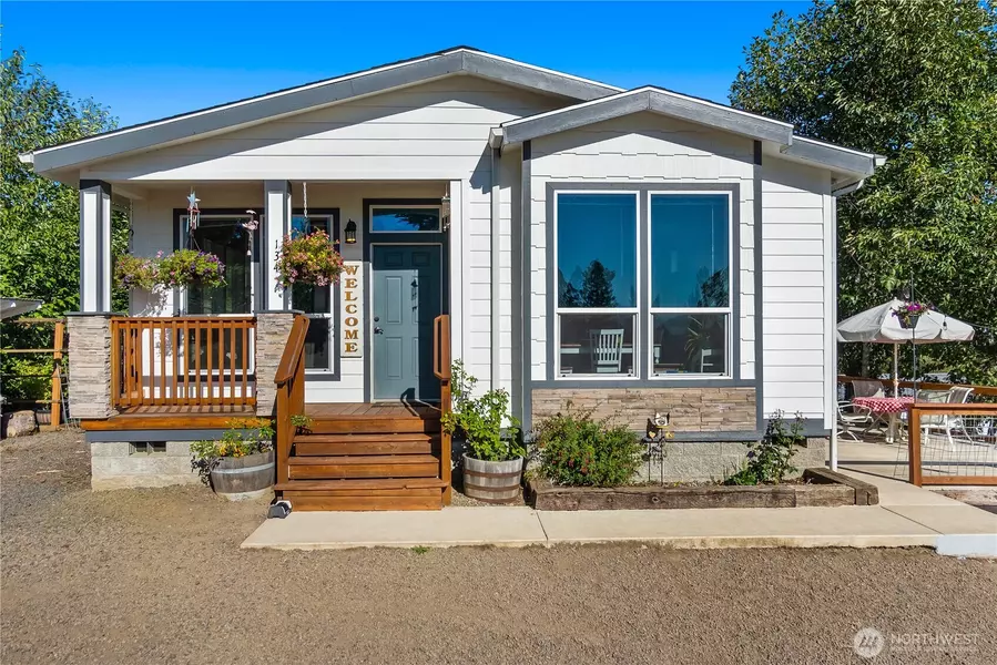 134 Newman RD, Kalama, WA 98625