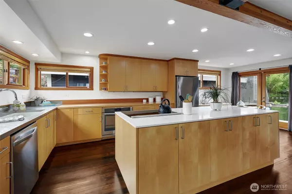 Seattle, WA 98109,2770 Westlake AVE N #6