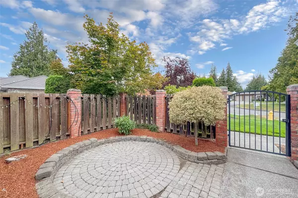 Sequim, WA 98382,290 Foursome DR