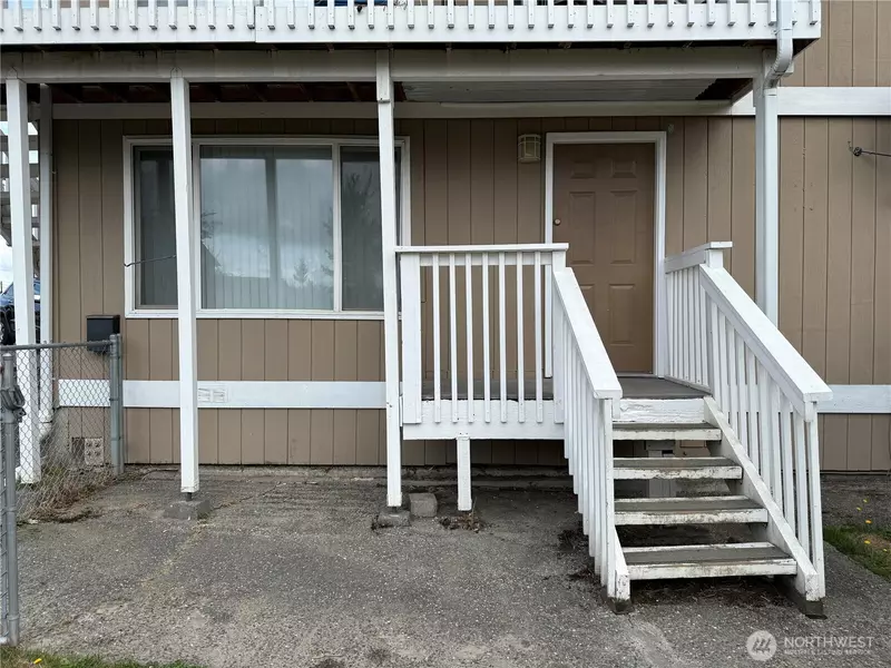3212 16th ST #B, Everett, WA 98201