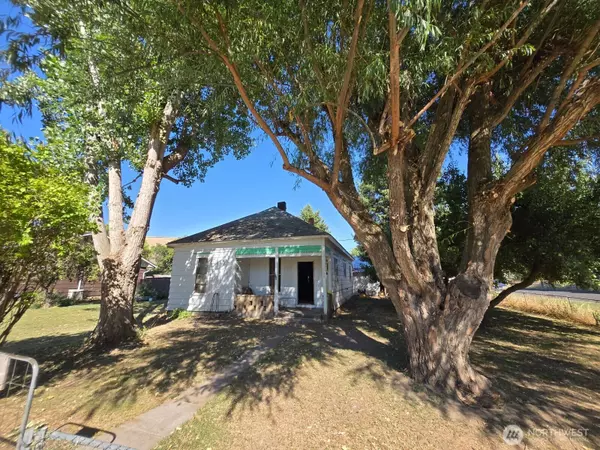 100 Main ST, Starbuck, WA 99359