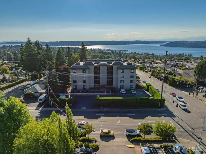 1902 Bridgeport WAY W #106, University Place, WA 98466