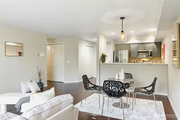 Seattle, WA 98109,559 McGraw ST #204