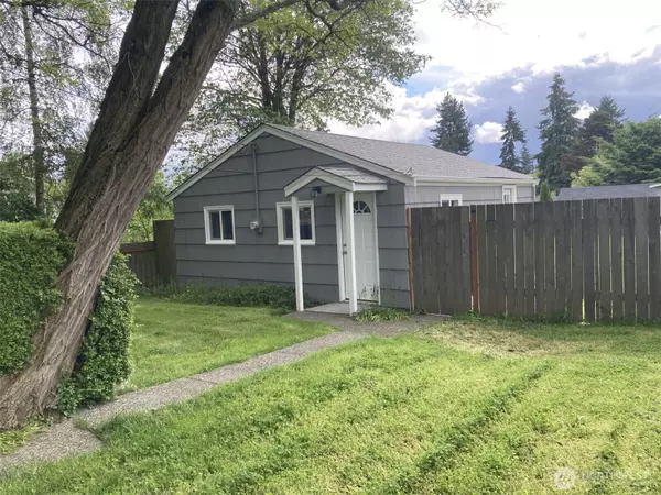 16030 15th AVE SW, Burien, WA 98166