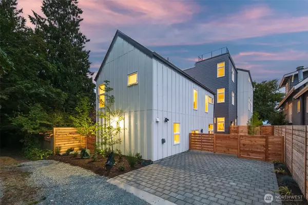 2923 39th AVE SW, Seattle, WA 98116