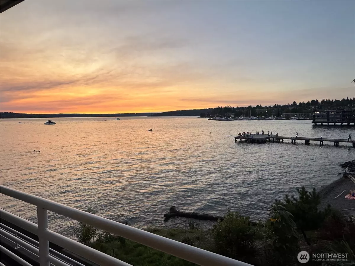 Kirkland, WA 98033,733 Lake ST S #202