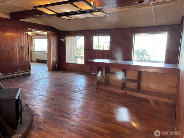 Port Angeles, WA 98362,1716 E Third ST