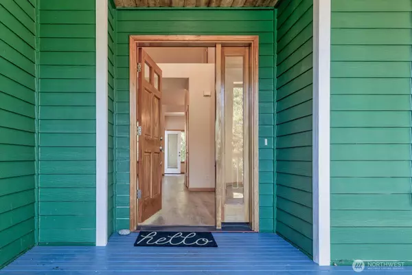 Vashon, WA 98070,9926 SW 184th WAY
