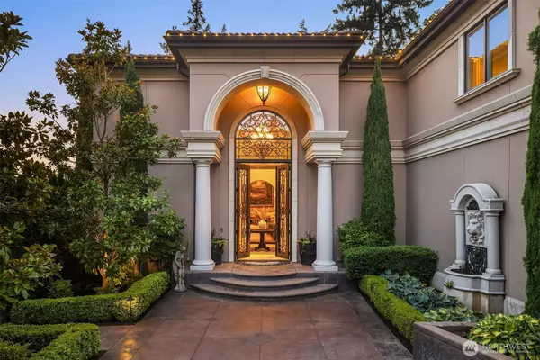 Clyde Hill, WA 98004,8638 NE 19th PL