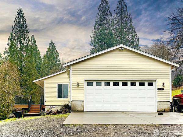 2037 Delameter RD, Castle Rock, WA 98611