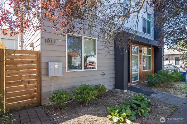 1017 NE 55TH ST, Seattle, WA 98105