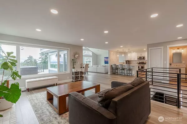 Shoreline, WA 98177,19005 11th AVE NW
