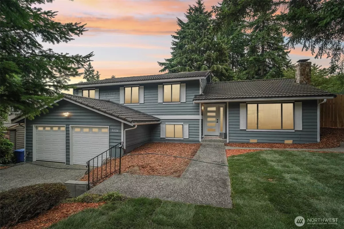 Bellevue, WA 98006,6608 117TH AVE SE